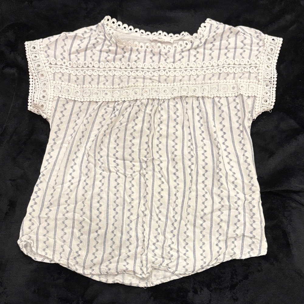 Mine women’s linen White and Gray Striped Blouse